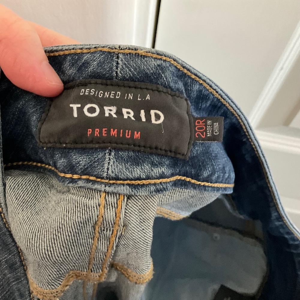 Torrid Lightly Distressed Jeggings -‎ Size 20 - Picture 6 of 9